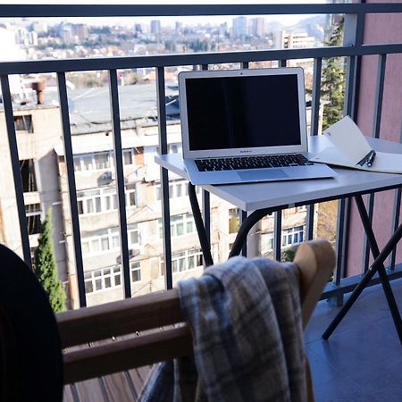 B-Lax Apartment Tbilisi Bagian luar foto