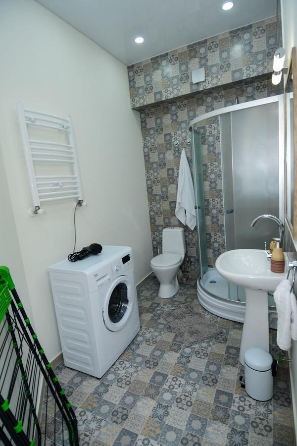 B-Lax Apartment Tbilisi Bagian luar foto