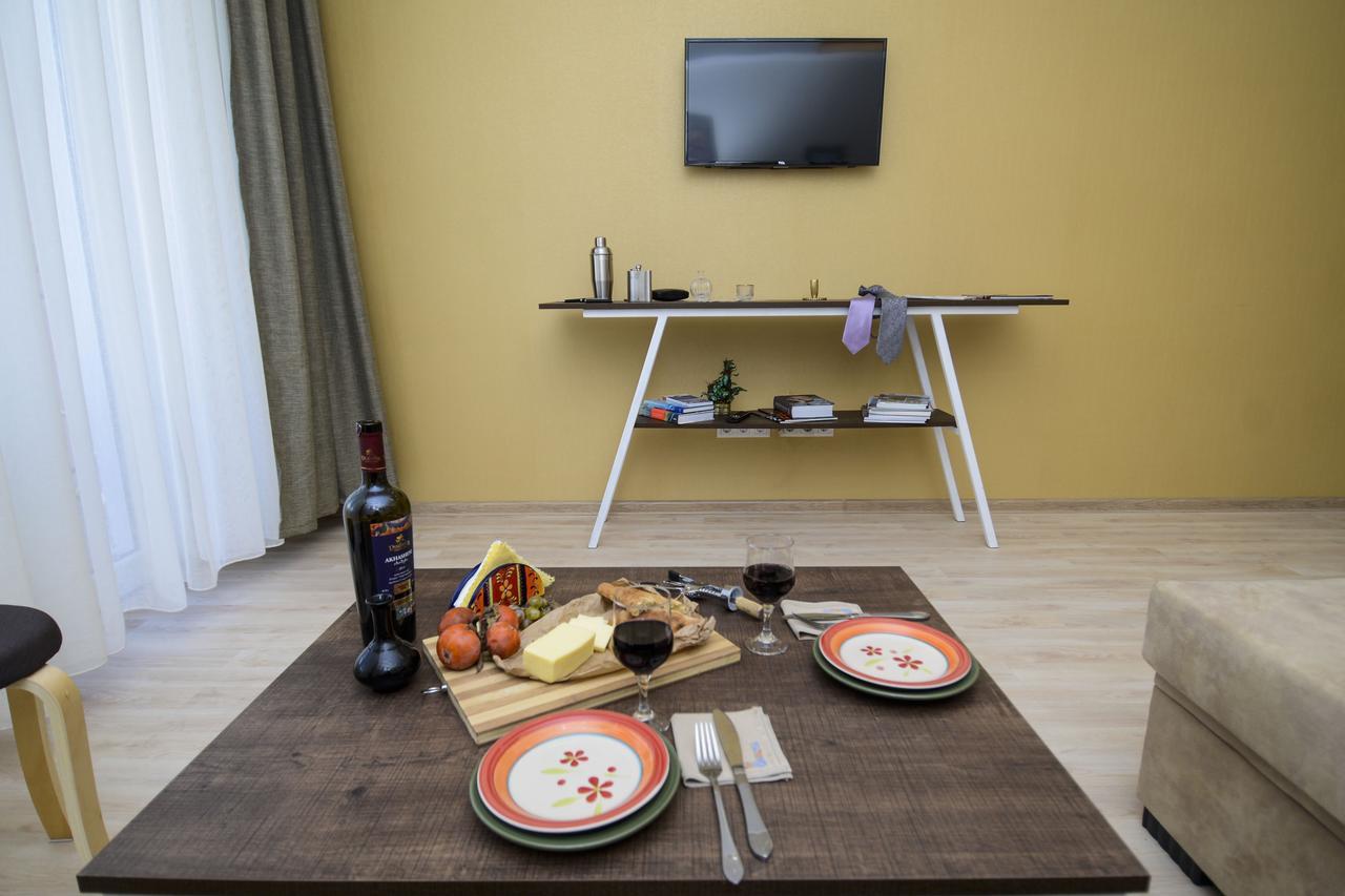 B-Lax Apartment Tbilisi Bagian luar foto